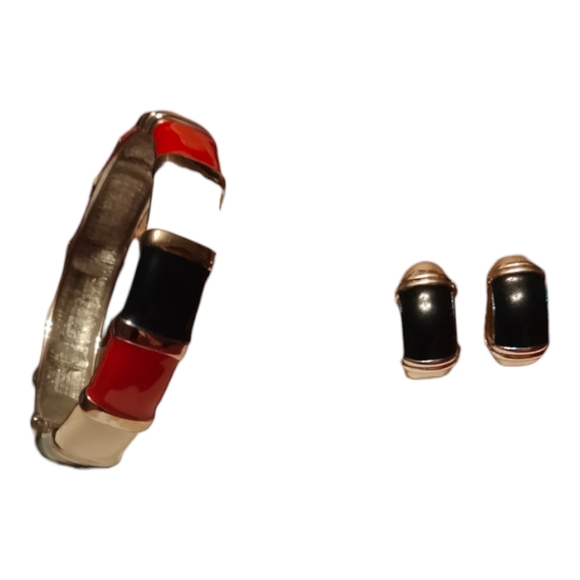 Red White and Blue Enamel Clamper Hinged Bracelet with matching earrings Vintage - Picture 2 of 2